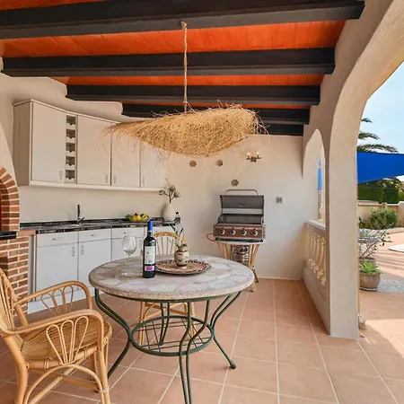 Bondia Villa *